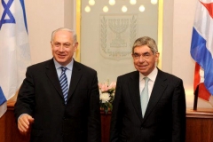 6799890839-e189a75fee-o