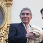 Develan retrato de expresidente Arias en el Congreso